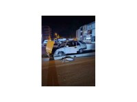 Eğirdir’de alkollü sürücü direğe çarptı: 1 yaralı