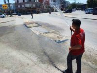 Toza halı da çare olmayınca vatandaş bu kez de sulamaya başladı