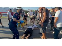 Yoldan görüntü alırken cama düşen motosiklet sürücüsüyle ne uğradıklarını anlayamadılar