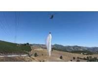 Orman yangınının büyümesini belediye işçisinin hızlı hamlesi önledi