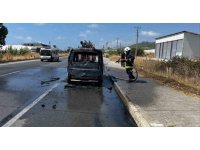 Alanya’da seyir halindeki Fiat otomobil alev aldı