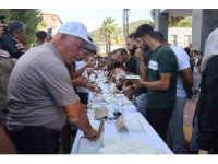 Ödülü alabilmek için 3 dakikada 1 kilo 100 gram lokum yemeyi başardı