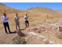 Yaylacılardan geriye mezar taşları kaldı