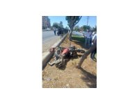 Minibüsle motosiklet çarpıştı: 1 ölü,  2 yaralı