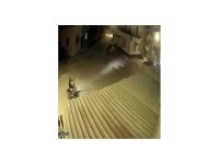 Adana’da rasgele ateş açan şahsı mahalleli yakalayıp polise teslim etti