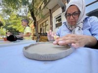 Hayallerini ata toprağında açtığı seramik atölyesiyle gerçekleştirdi