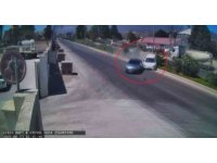İki otomobilin çarpışarak metrelerce sürüklendikleri anlar kamerada