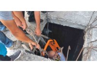 Kuyuda mahsur kalan yaralı çalışanı itfaiye ekipleri kurtardı