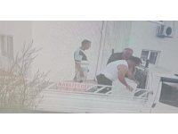 Uzaklaştırma kararına rağmen eve gelip 3,5 dakikada tüm eşyaları götürdü