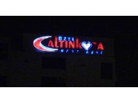 33 yaşındaki kadın mide ameliyatı sonrası öldü, aile hastaneyi bastı