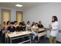 Mersin’de bin 554 öğrenci ücretsiz kurslarla üniversiteli oldu