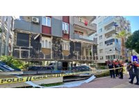 Özel laboratuvarın dış cephe kaplamaları çöktü, ortalık savaş alanına döndü