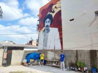 Ünlü sanatçılar Ferdi ve Müslüm’ün grafitileri büyüdükleri mahalleye çizildi