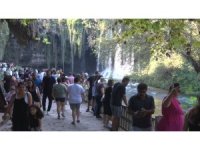 Düden Şelalesi 8 ayda 605 bin ziyaretçiyi ağırladı, sıcaklardan kaçanların uğrak noktası oldu