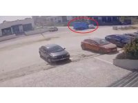 Antalya’da kargo aracıyla otomobil çarpıştı