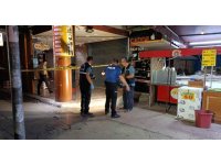 Motosikletli saldırganlar çay ocağını hedef aldı: 2 yaralı