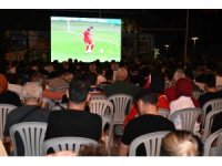 Isparta’da milli maç coşkusu meydanı doldurdu