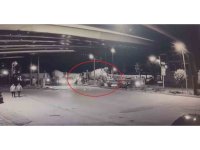 Beton mikserinin ezdiği motosikletin sürücüsü son anda kurtuldu