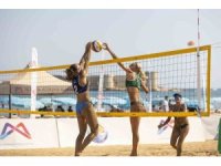 Mersin’de plaj voleybolu heyecanı başladı