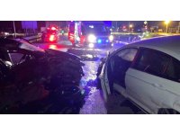 Isparta-Eğirdir kara yolunda otomobiller çarpıştı: 2 yaralı