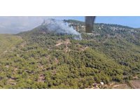 Kemer’de ormanlık alanda çıkan yangına havadan ve karadan müdahale