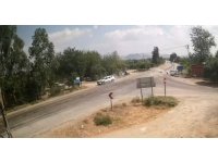 Kavşakta yaşanan kaza güvenlik kamerasına yansıdı