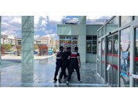 Durduramadığı aracın arkasından ateş edip sürücüyü vuran şüpheli tutuklandı