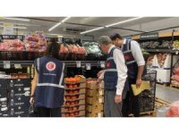 Mersin’de marketler denetleniyor