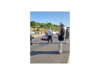 Kamyonete çarpan motosiklet sürücüsü hastanede kurtarılamadı