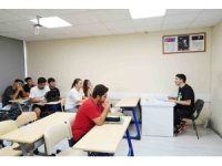 Sınavlara ücretsiz kurslarla hazırlanıyorlar