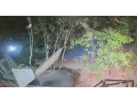 Su deposunu tamir ettiği esnada ölümden saniyelerle kurtulduğu anlar kamerada