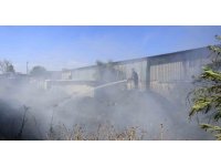 Boya ve mobilya atölyelerine yakın noktada çıkan yangın korkuttu