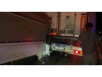 Kamyonet tıra arkadan çarptı: 1 ölü