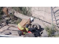 Antakya’da menfeze devrilen otomobilin sürücüsü yaralandı