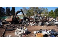 Antalya’da hurdacıda çıkan yangın söndürüldü