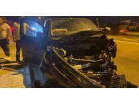 Antalya’da 3 aracın karıştığı kazada 5 kişi yaralandı