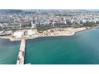 Depremle birlikte  80 santimetre kaymanın yaşandığı İskenderun sahili yeniden hayat buluyor