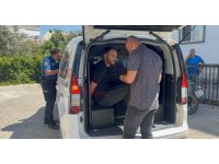 Ailesiyle yolda yürüyen adamı bacaklarından vuran şüpheli adliyeye sevk edildi