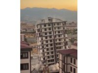 Hasarlı bina yıkıldı