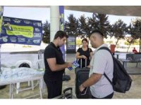 Mersin’de üniversiteli gençler şehrin girişinde karşılanıyor