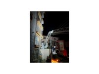 Elektrik panosundan çıkan yangında 50 vatandaşı itfaiye kurtardı