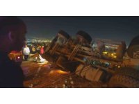 Freni patlayan kamyon devrildi, sürücü kayıplara karıştı