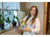 Su ihtiyacını asitli içeceklerden karşılamak sindirim sorunlarına yol açıyor