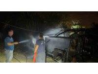 Samandağ’da depo olarak kullanılan çadır yandı