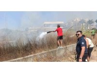 Villaları tehdit eden yangına ilk müdahale otel personeli ve müşterinden geldi