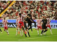 Trendyol Süper Lig: Antalyaspor: 0 - Kayserispor: 0 (İlk yarı)