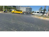 Elektrikli bisiklete ticari taksi çarptı, 3 Alman vatandaşı yaralı