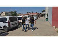 O anlar kamerada: 2 iş yerini soydu, 3’üncüde suç üstü yakalandı