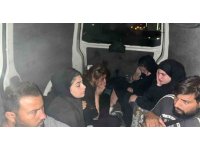 Polisten kaçarak 2 araca çarpan minibüsten 11 kaçak göçmen çıktı