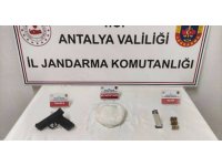 Gazipaşa’da durdurulan 2 araçtan uyuşturucu madde ve tabanca ele geçirildi